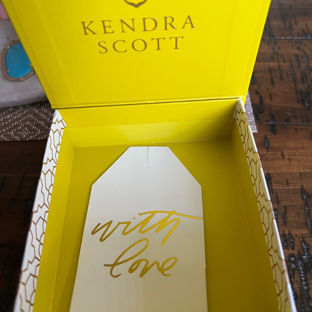Kendra Scott Elle Gold Drop Earrings in Turquoise - Picture 5 of 6